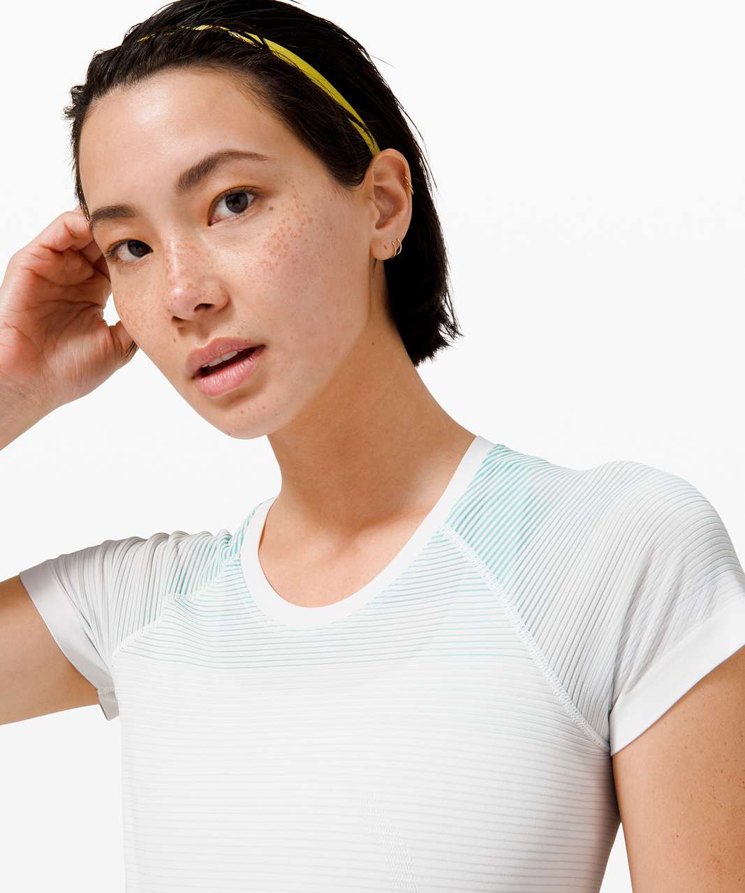 Lululemon Swiftly Tech Short Sleeve 2.0 *Sun - Colour Shift White / Blue