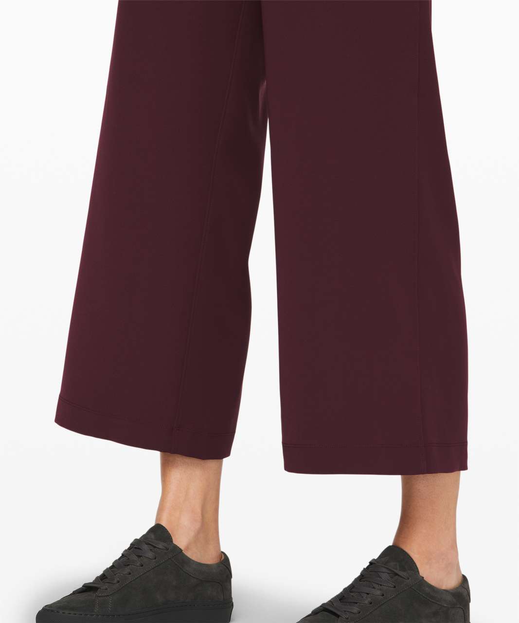 Lululemon On the Fly Wide-Leg 7/8 Pant *Woven 25" - Cassis