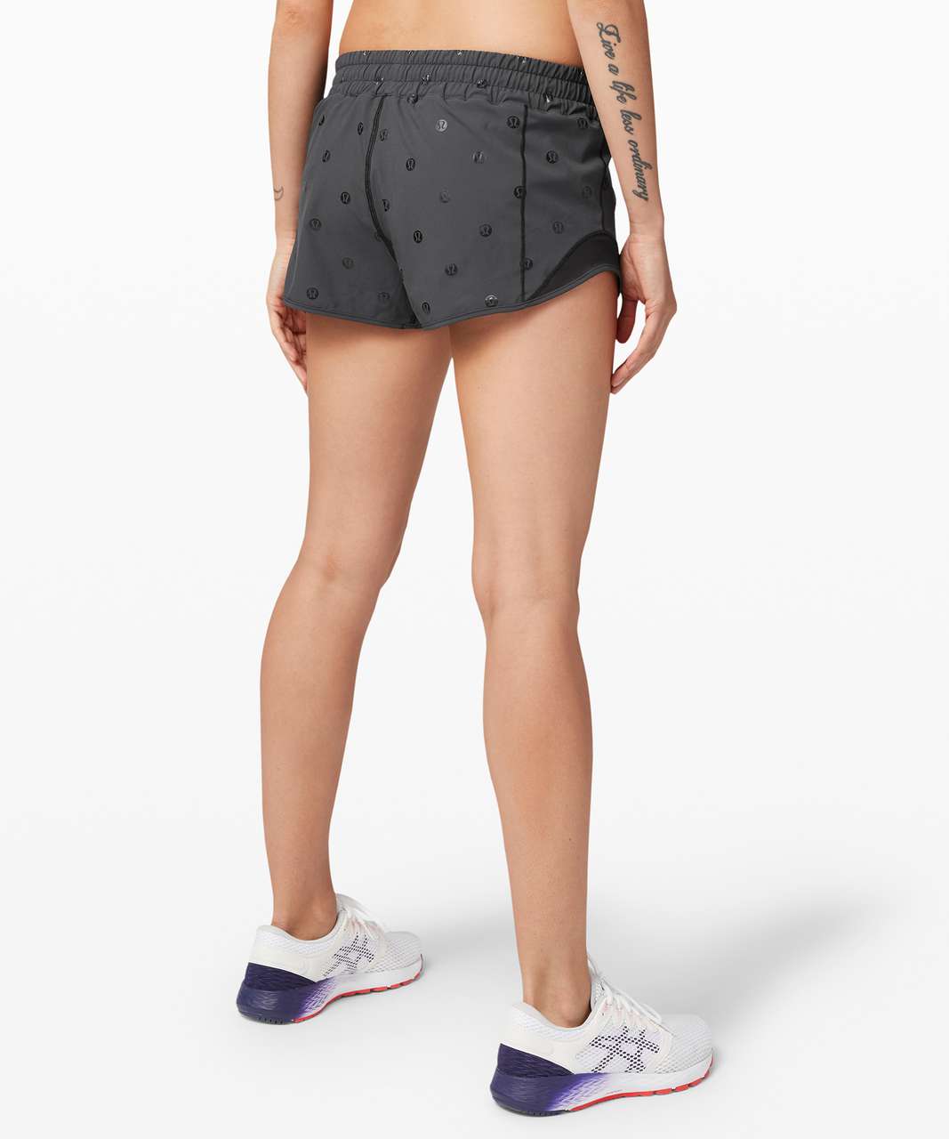 Lululemon Hotty Hot Short II *2.5 