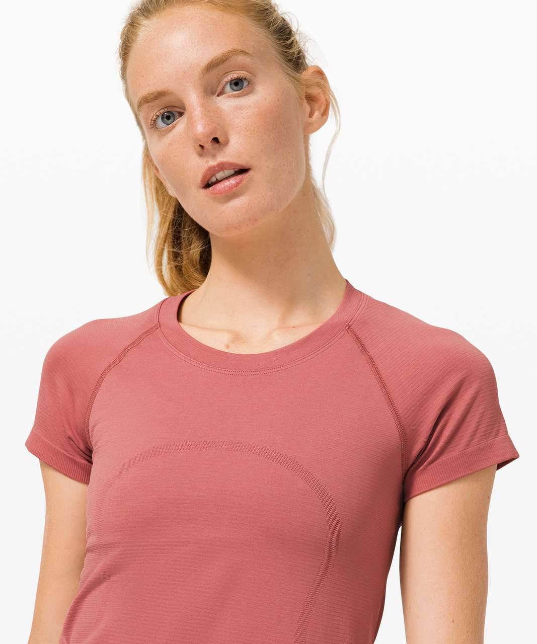 Lululemon Swiftly Tech Short Sleeve 2.0 *Race - Cherry Tint / Cherry Tint