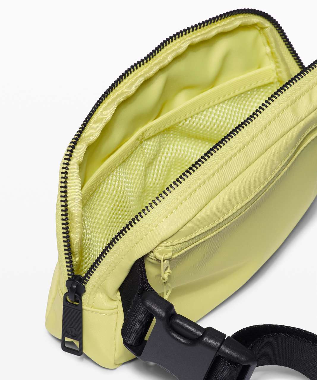 Lululemon Everywhere Belt Bag *1L Review: My #1 Essential Accessory — The  Health Mason