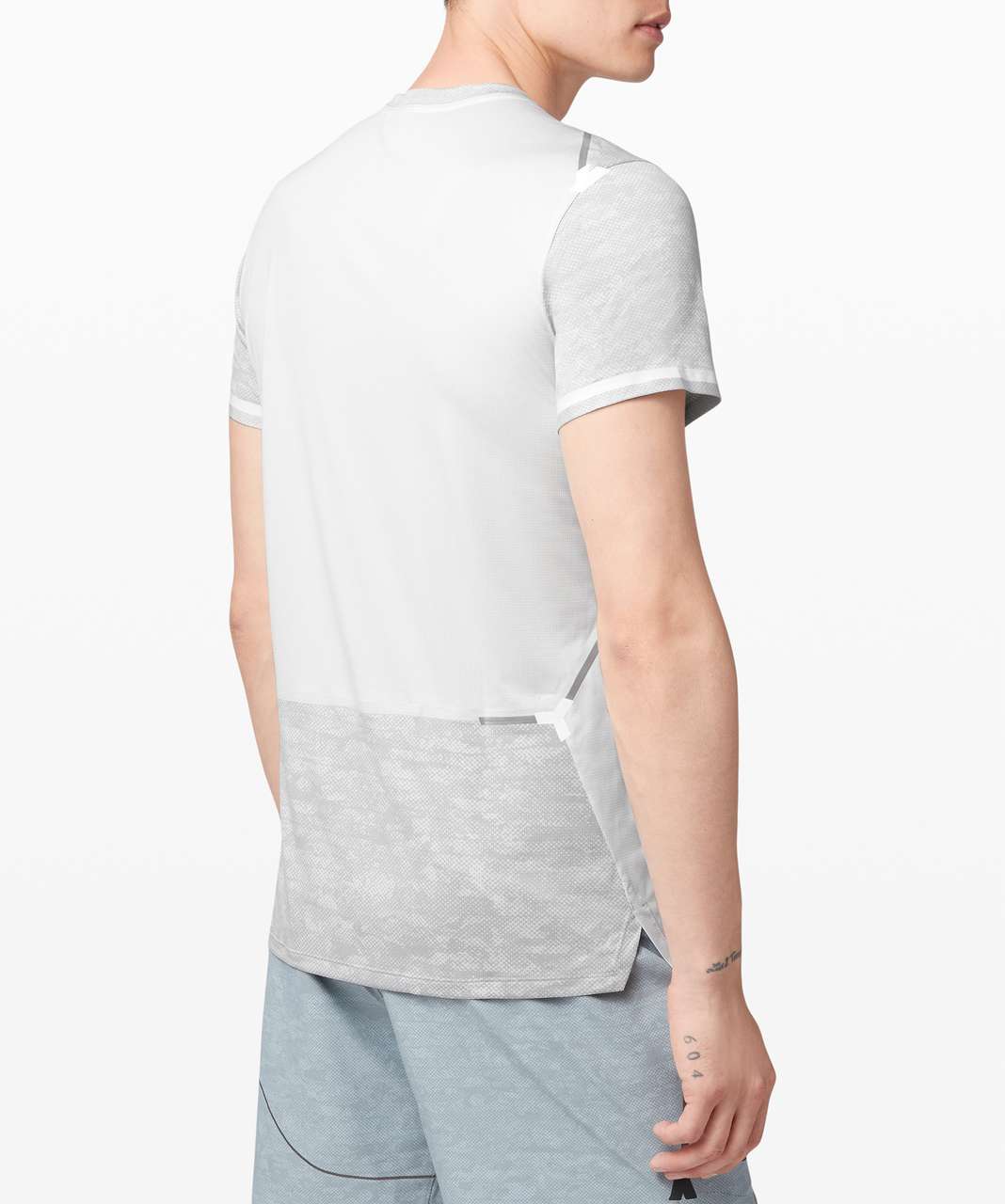 Lululemon All Terrain Short Sleeve - Shredded Camo Ultra Alpine White Silver Drop / Silver Drop