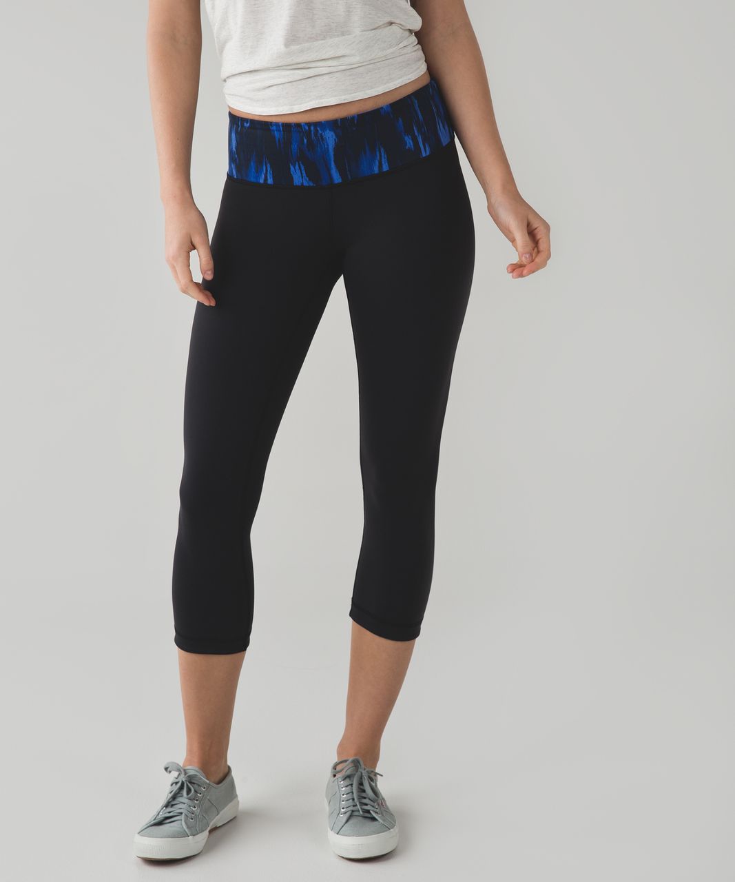 Lululemon Wunder Under Crop III (Reversible) - Black / Sapphire Blue