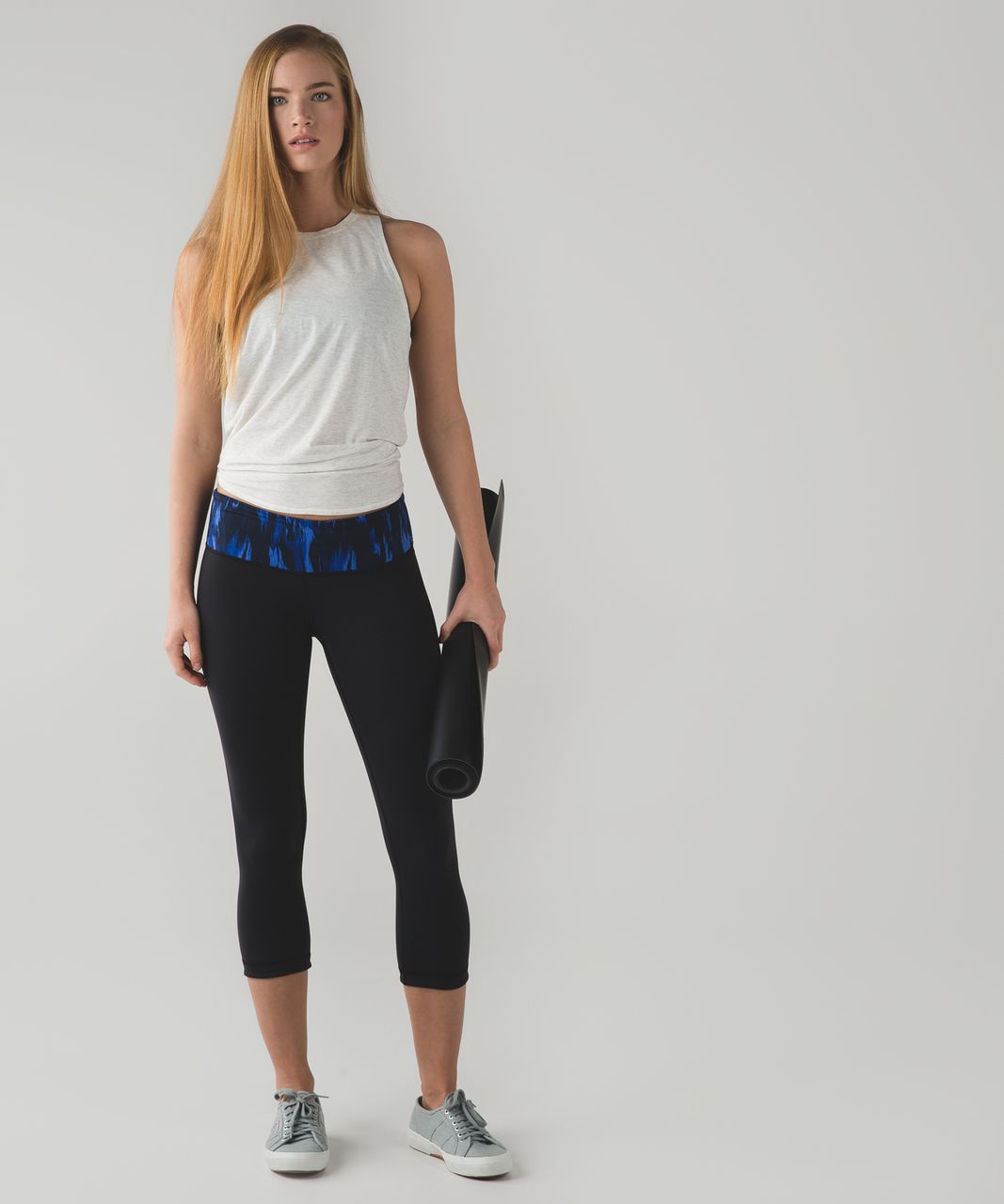 Lululemon Wunder Under Crop III (Reversible) - Black / Sapphire Blue