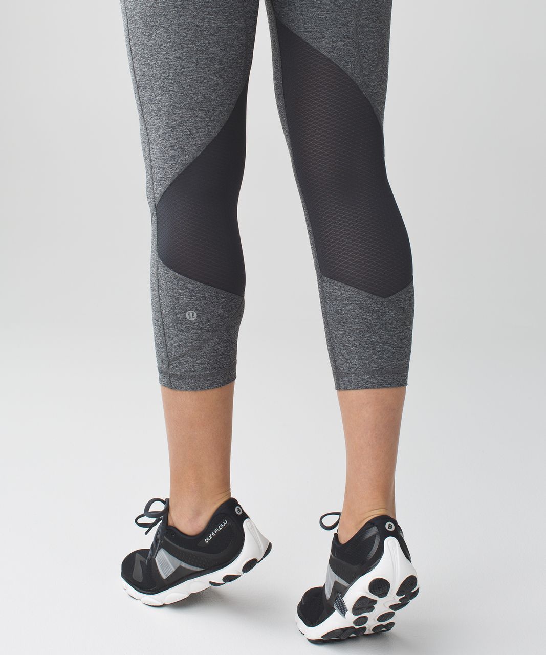 Lululemon Athletica Pace Rival Crop 18” in Black & Gray Sz 8