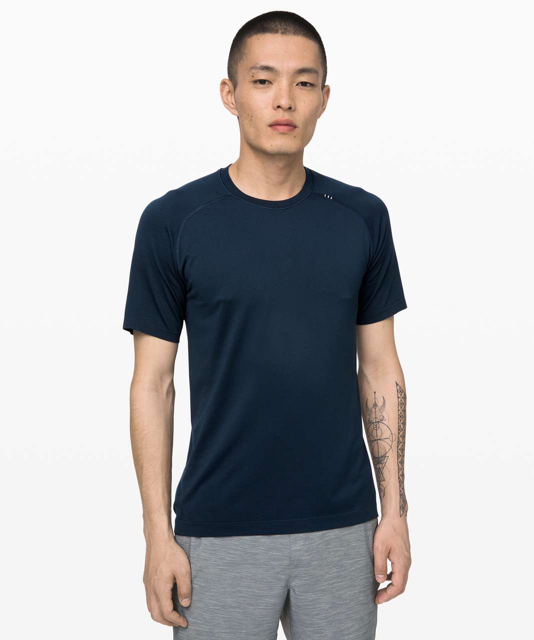 Lululemon Metal Vent Tech Short Sleeve - True Navy / True Navy - lulu ...