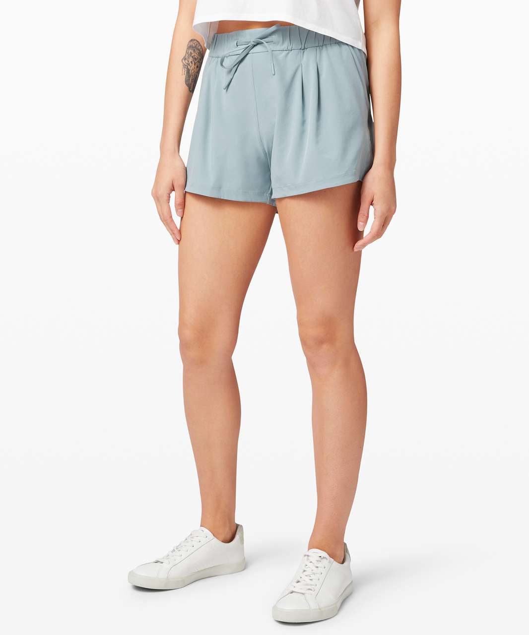 lululemon flower shorts