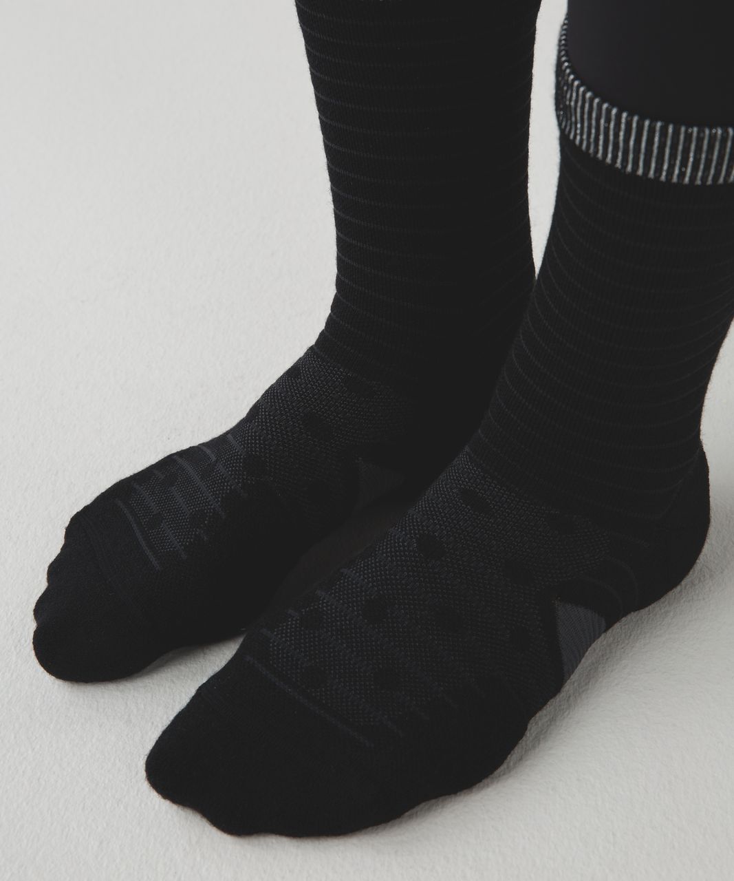 Lululemon Runderland Sock - Black / Deep Coal