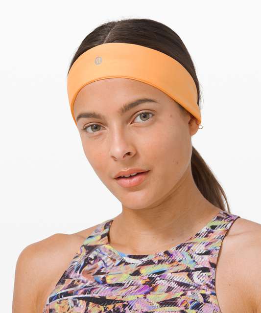 Lululemon Fly Away tamer Headband II 