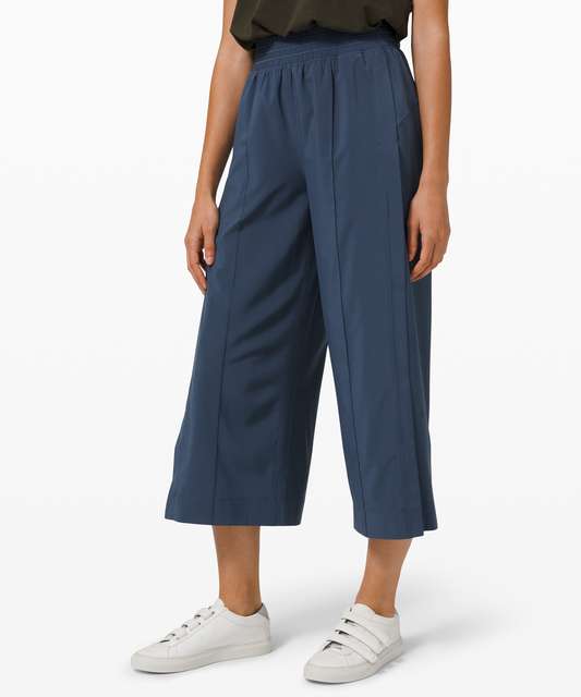 Lululemon Wanderer Culotte - Black - lulu fanatics