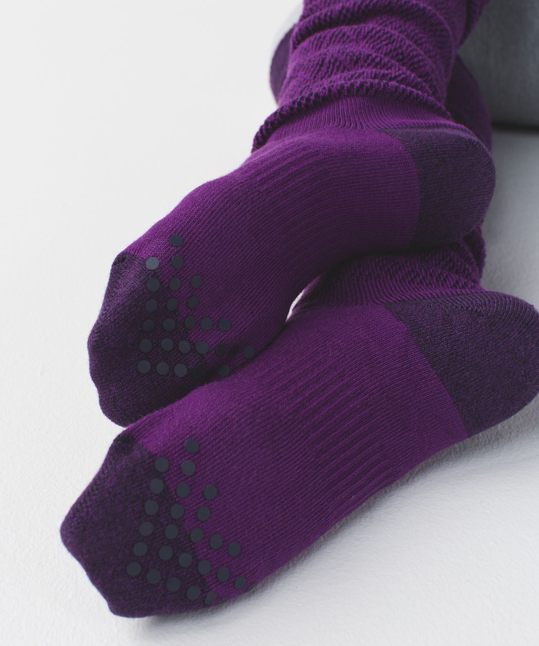 Lululemon Savasana Sock - Black Grape / Tender Violet