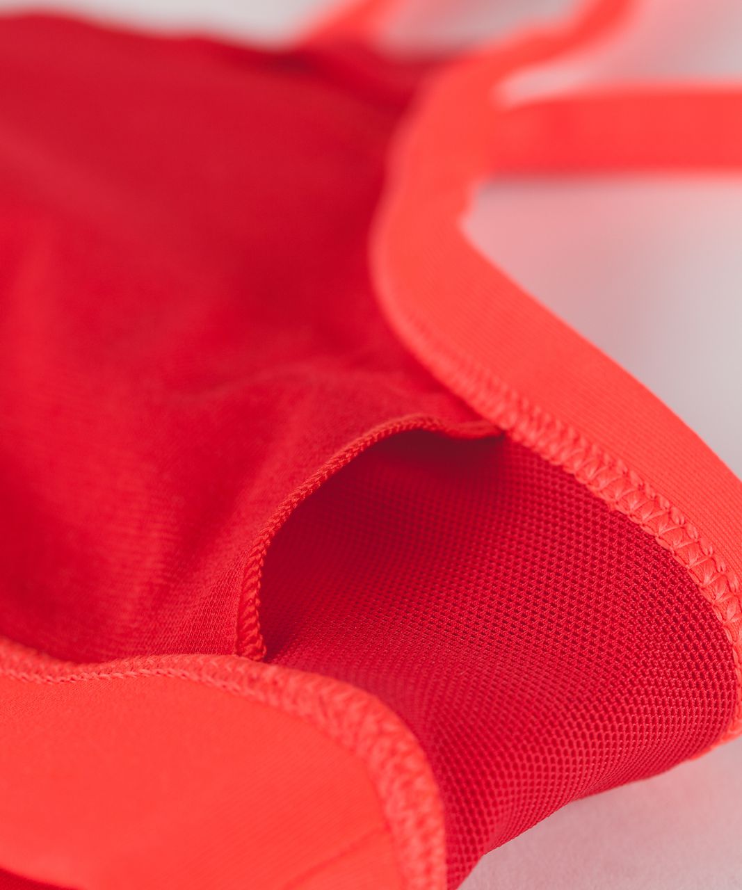 Lululemon Rise and Run Bra - True Red / Flare