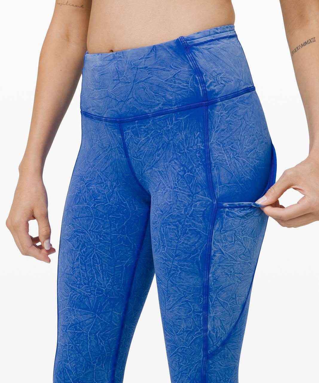LULULEMON blue crinkle print acid wash leggings sz 8 womens 