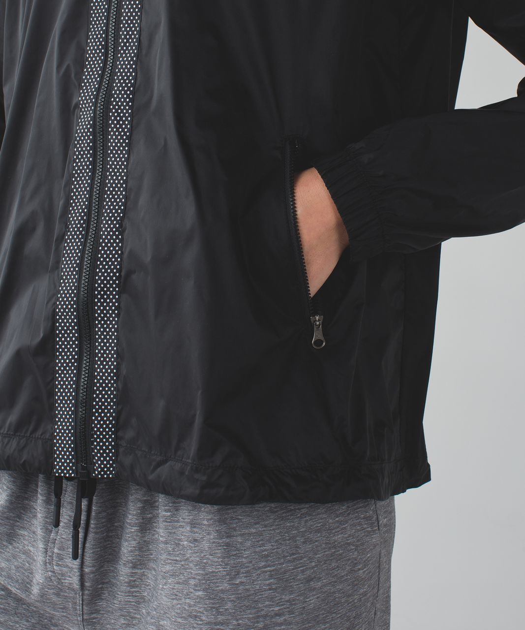 Lululemon Totes Light Jacket - Black - lulu fanatics