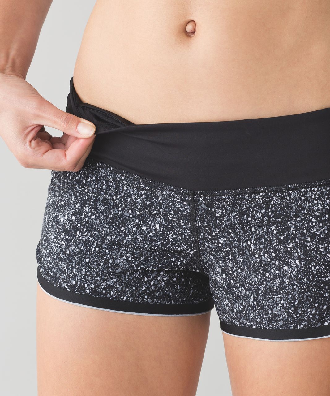 Lululemon Race Pace Short - Mini Splatter White Black / Black