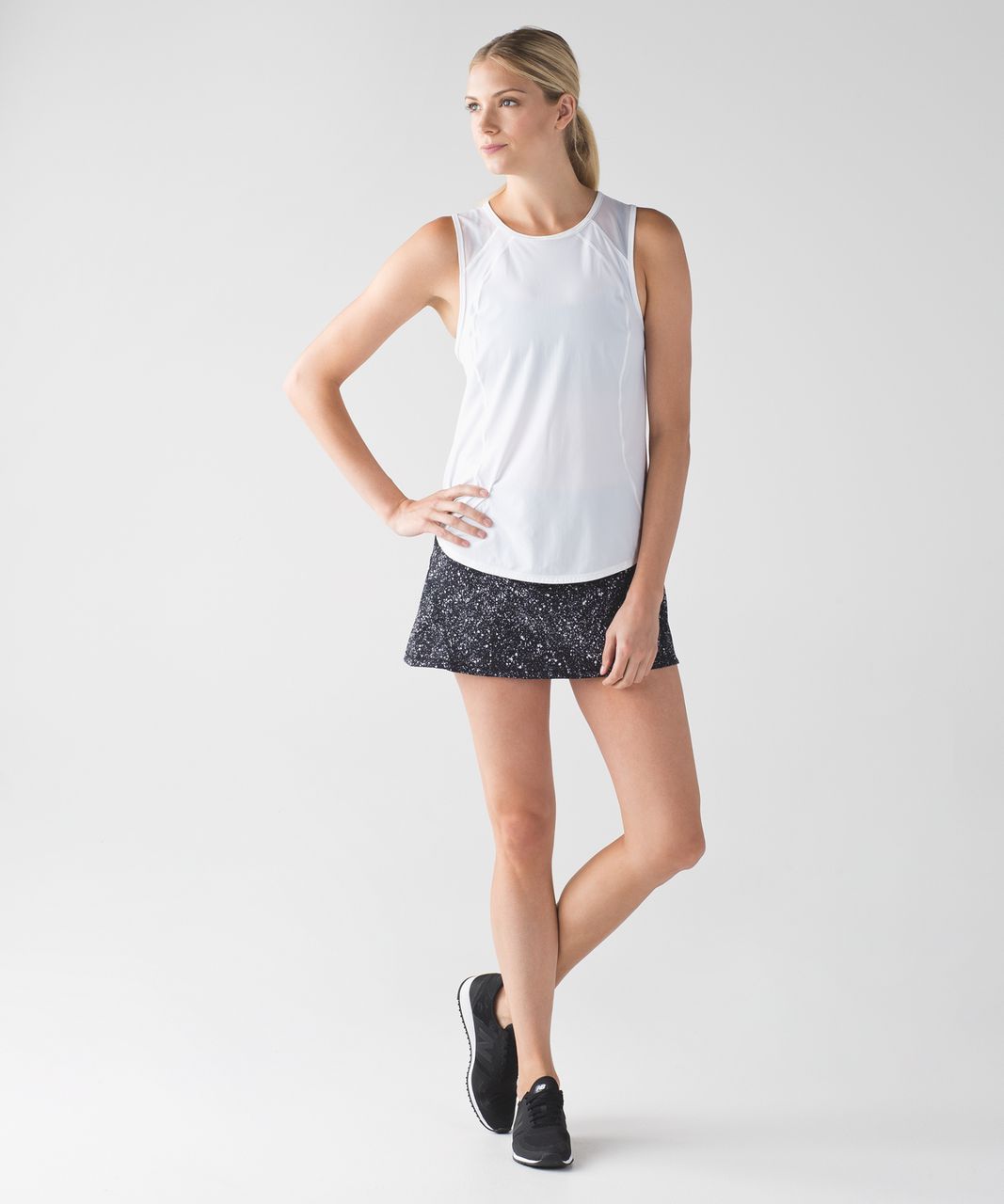 Lululemon Circuit Breaker Skirt (Regular) - Splatter White Black / Black