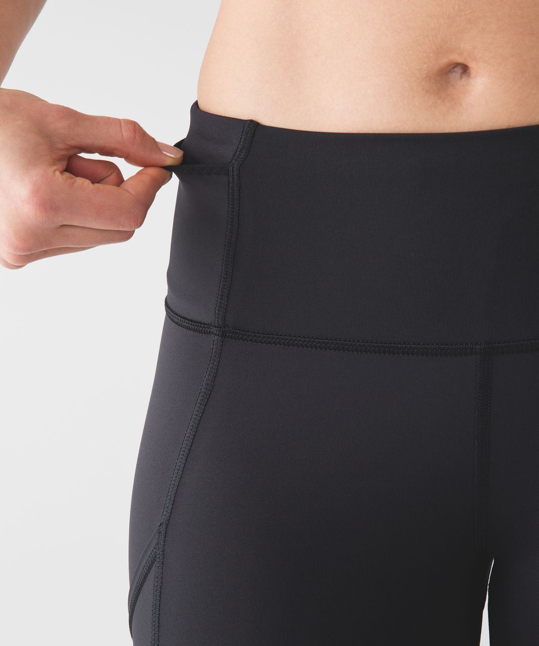 Lululemon Outrun 17 Crop - Black - lulu fanatics