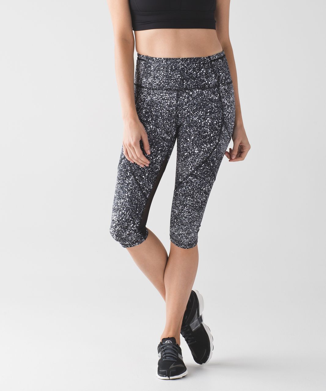 Lululemon Outrun 17 Crop - Splatter White Black / Black - lulu