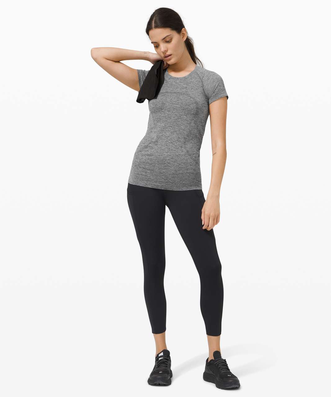 Lululemon Swiftly Speed Sz 6 Shine Black/White/Silver Run in Style :  : Tools & Home Improvement