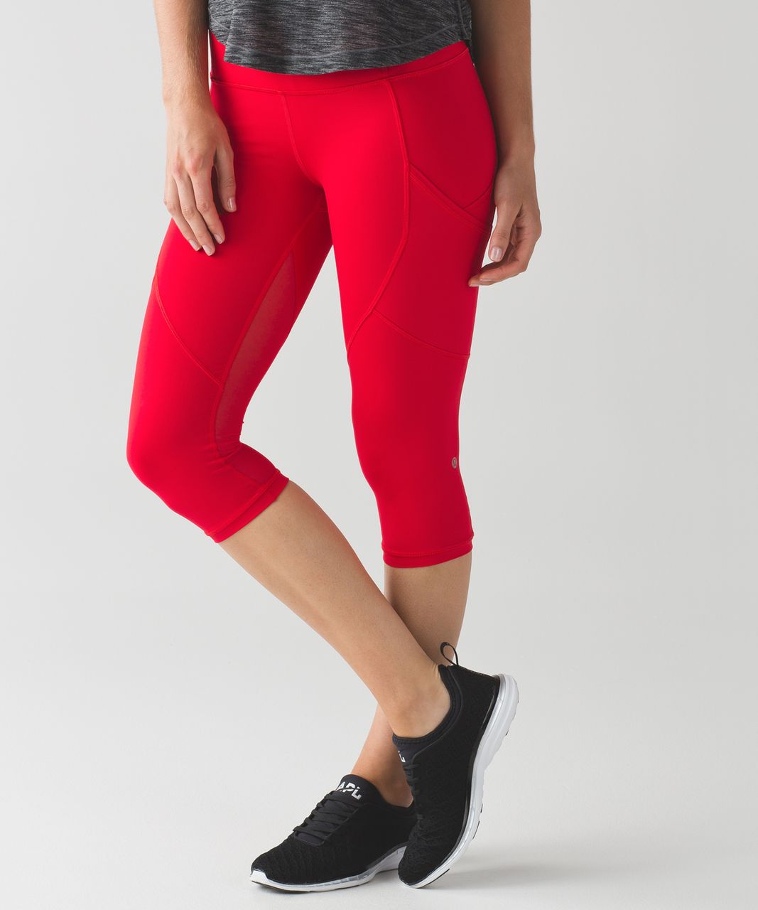 Lululemon Outrun 17" Crop - True Red