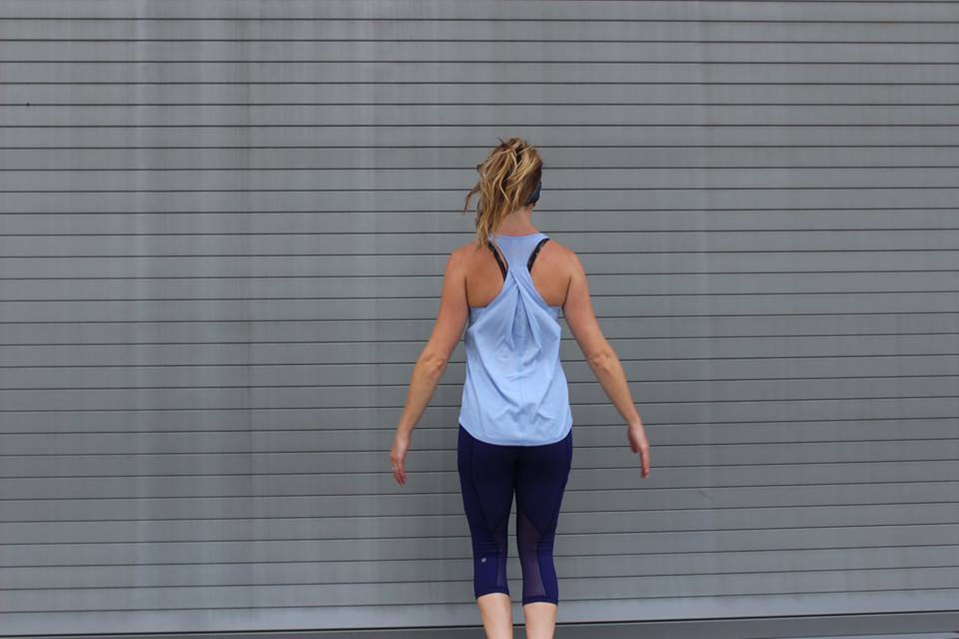 Lululemon Outrun 17" Crop - Emperor Blue