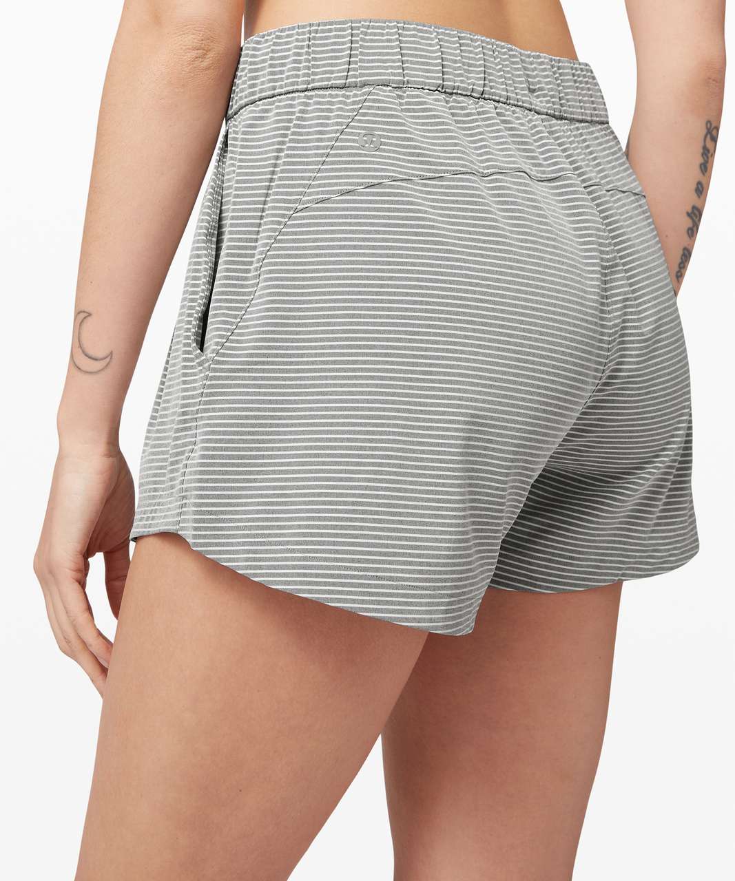 Comparison: Stroll at Sundown shorts (grey sage, 4) and On the Fly shorts  *woven (silver drop, 4) stats: 5'8/120 lbs/25” waist/35” hips/chicken legs  : r/lululemon