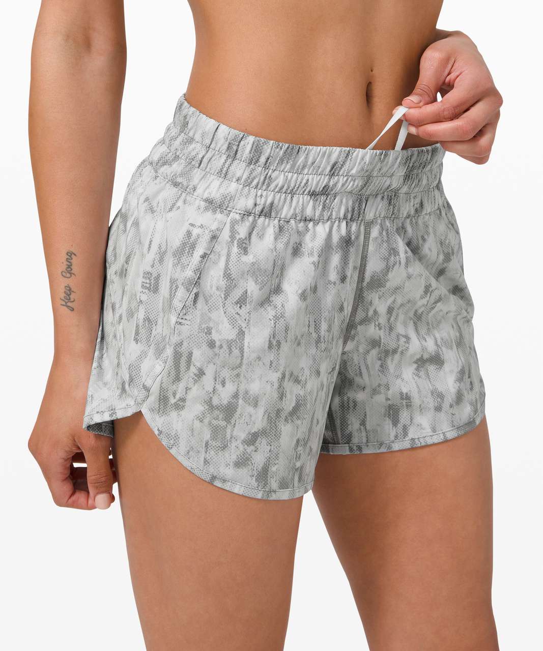 Lululemon Tracker Short V *4" - City Breeze Alpine White Multi