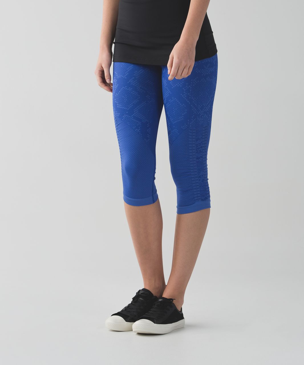 LULULEMON In The Flow Crop Ruched Capri Leggings 4 Navy Blue High Rise