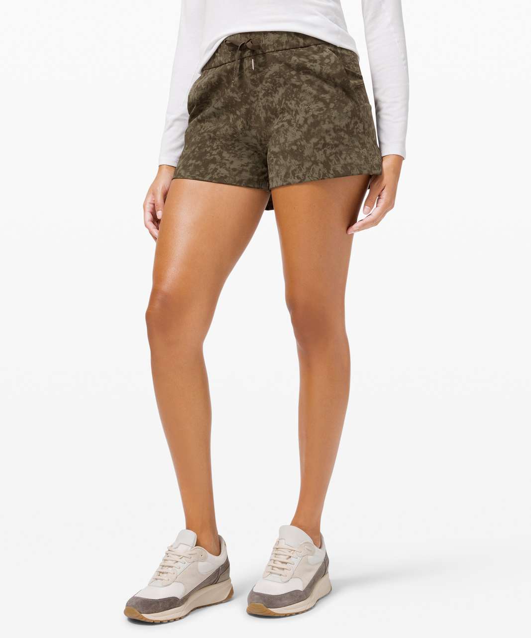 Lululemon On the Fly Short *2.5" - Summer Shade Medium Olive Dark Olive