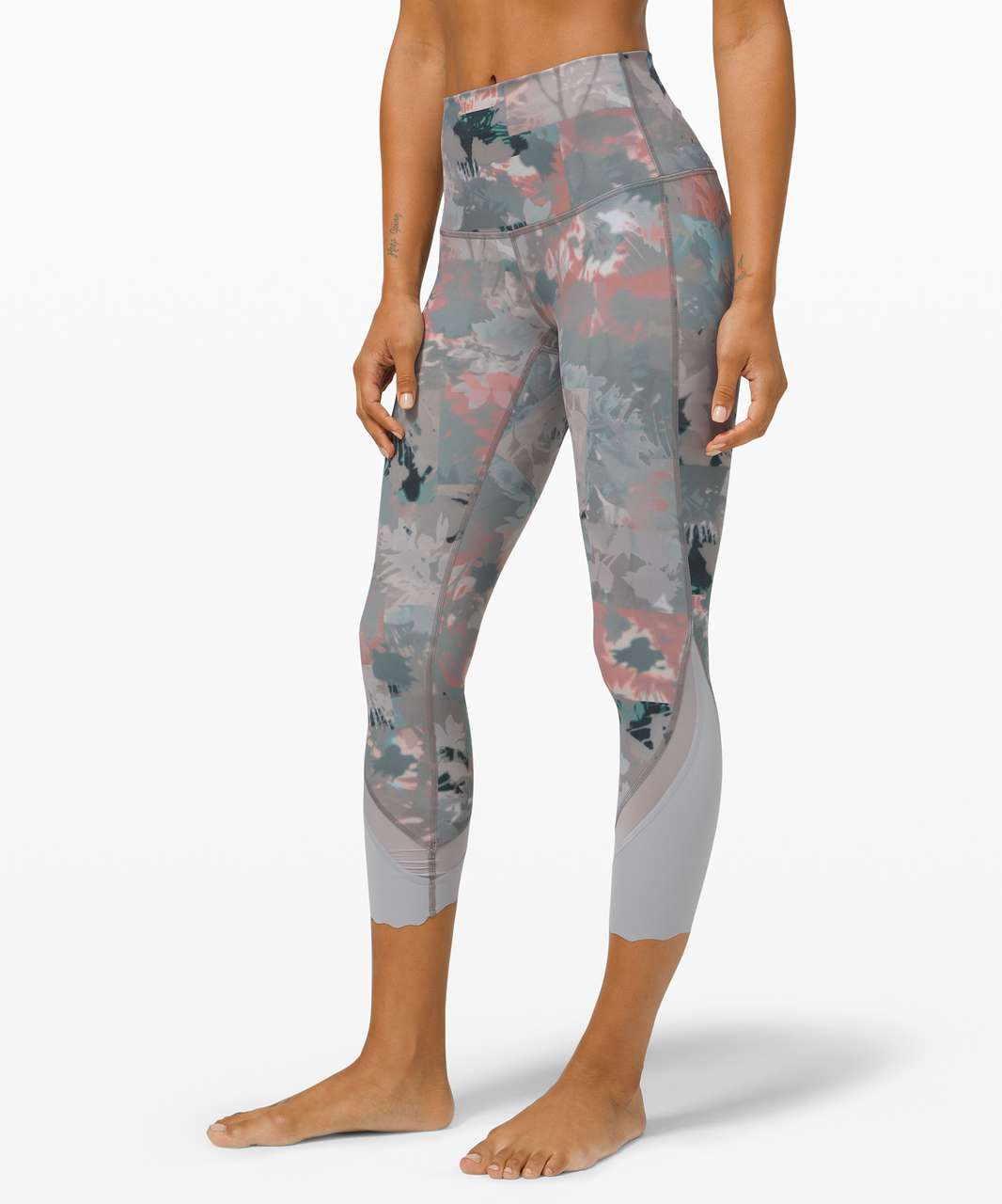 Lululemon Wunder Under Crop High-Rise *Roll Down Scallop Full-On Luxtreme 23  - Untamed Nature Multi - lulu fanatics