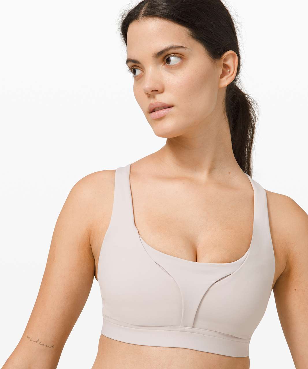 https://storage.googleapis.com/lulu-fanatics/product/58763/1280/lululemon-stash-it-all-bra-medium-support-c-d-cup-chrome-029112-327372.jpg