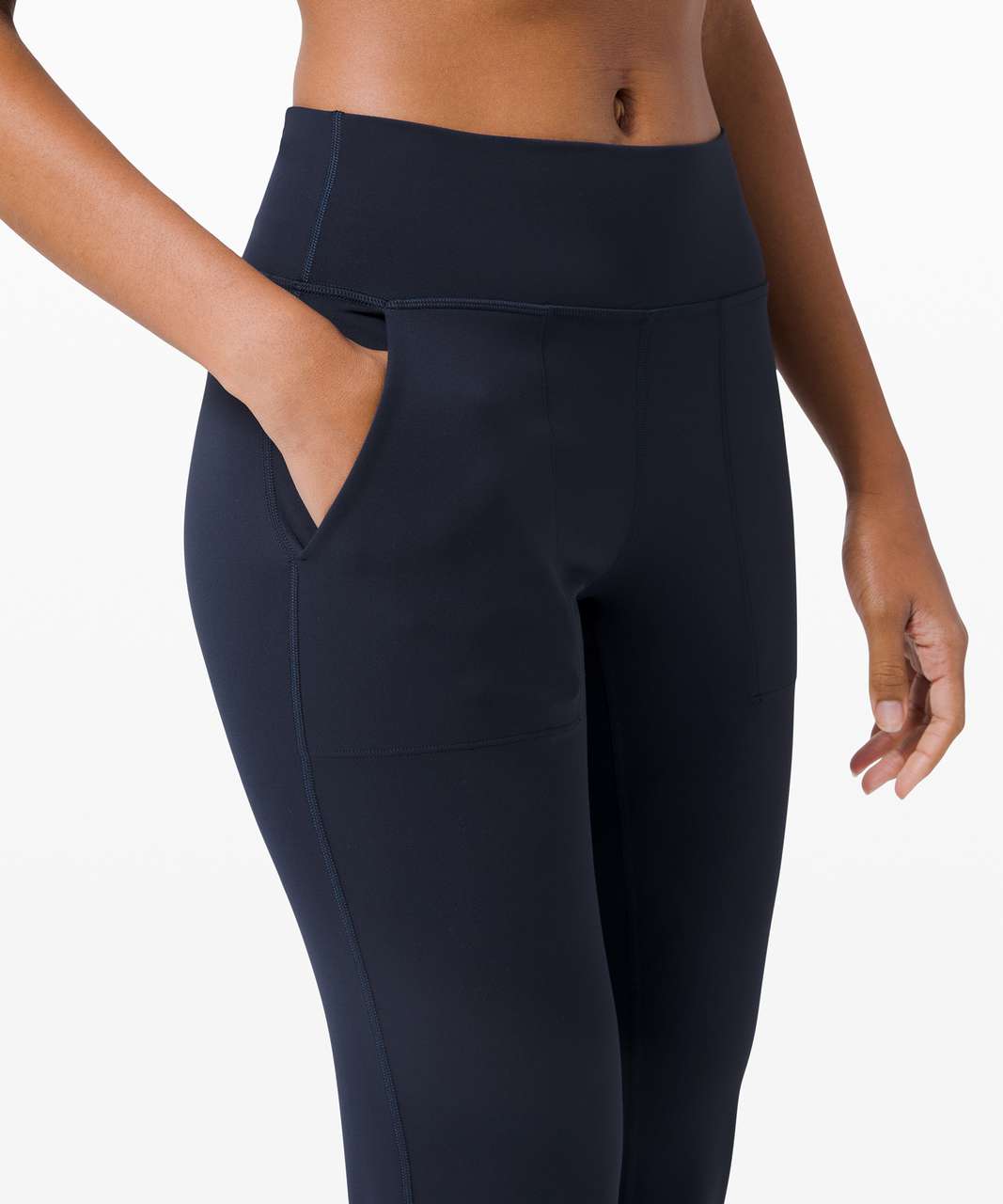 Took a chance on Align joggers in true navy (10): I never knew comfort  before now 👏 I sized up from my usual leggings size (8) to my shorts size ( 10)! : r/lululemon