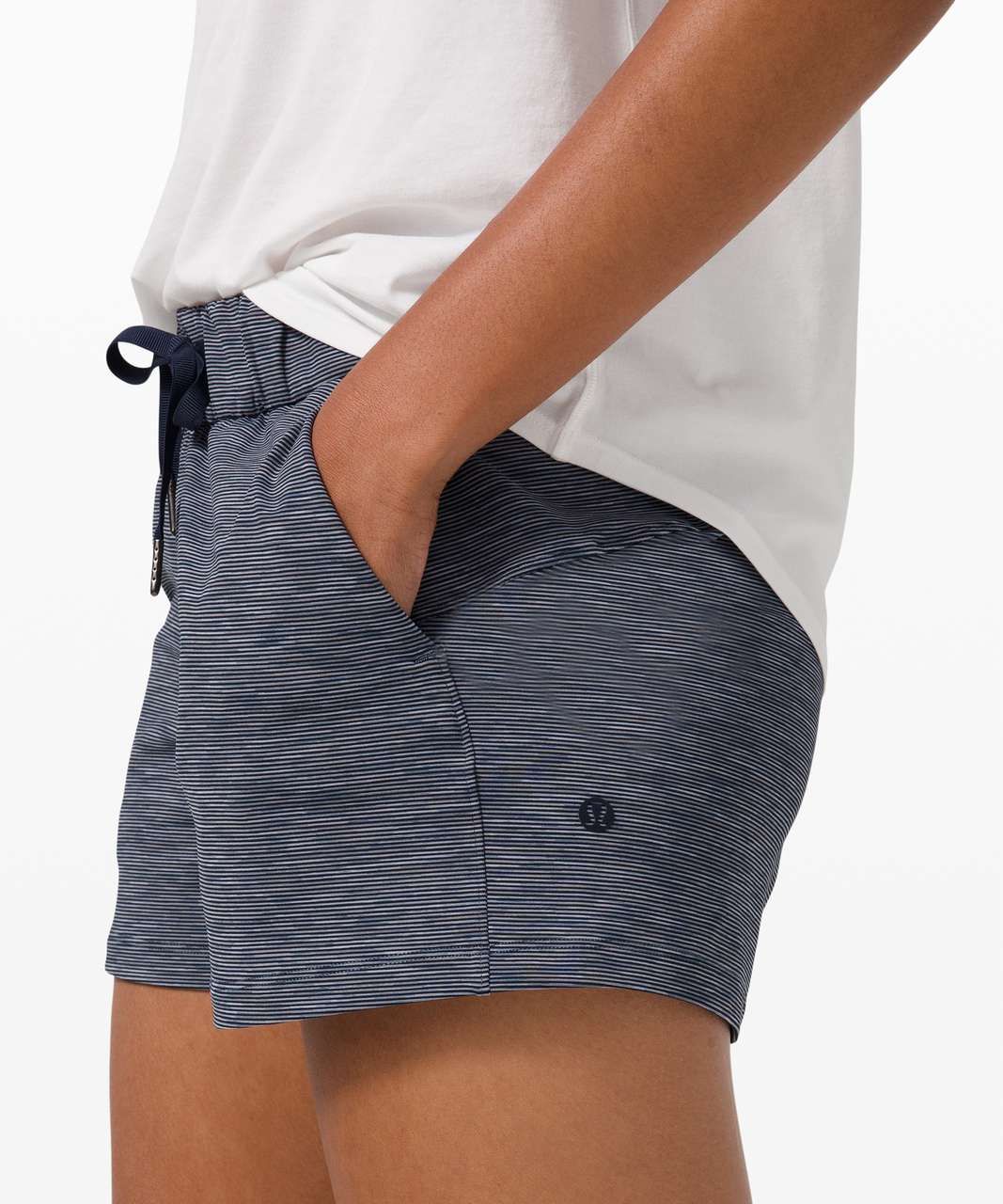 Lululemon On the Fly Short *2.5" - Wee Are From Space Iron Blue True Navy