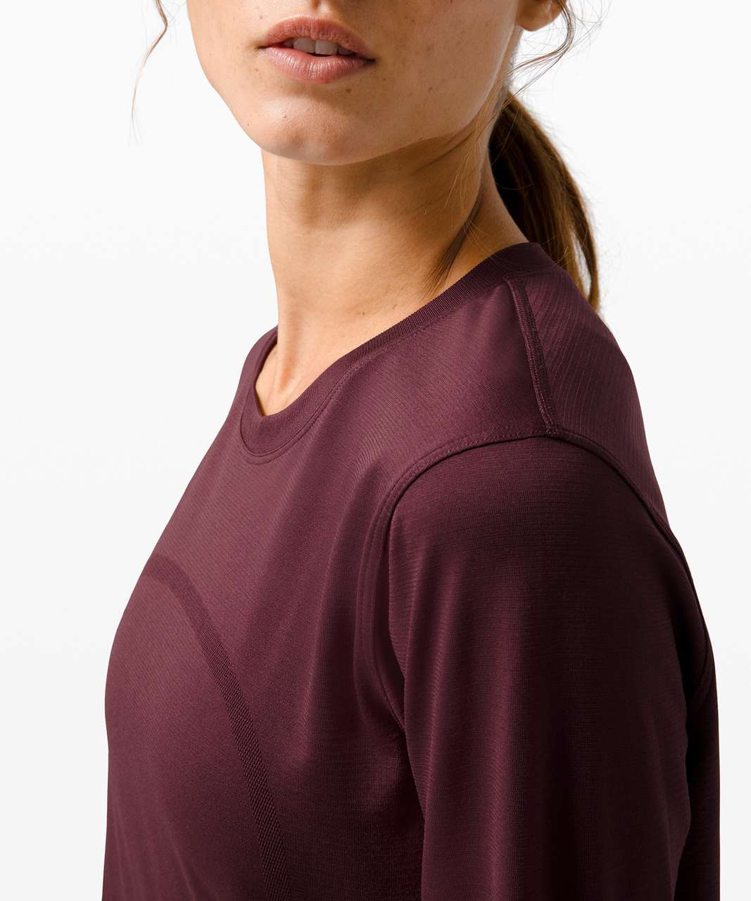 Lululemon Swiftly Breathe Long Sleeve - Cassis / Cassis