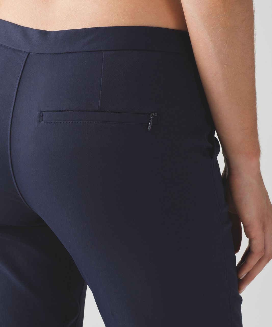 $200 Lululemon &go City Trek Trouser US6 UK10 Navy On the Fly, Women's  Fashion, Bottoms, Jeans & Leggings on Carousell