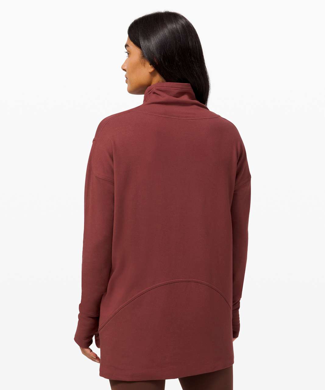 Will velvet hangers stretch out the neck? : r/lululemon