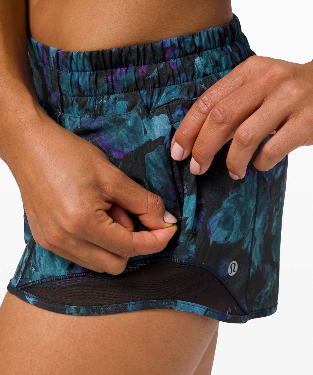 Lululemon Hotty Hot Short II *2.5" - Floral Shift Blue Multi / Black