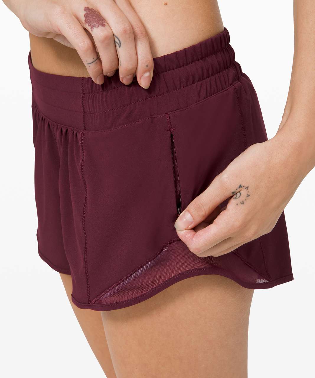 Lululemon Hotty Hot Short II *2.5" - Cassis