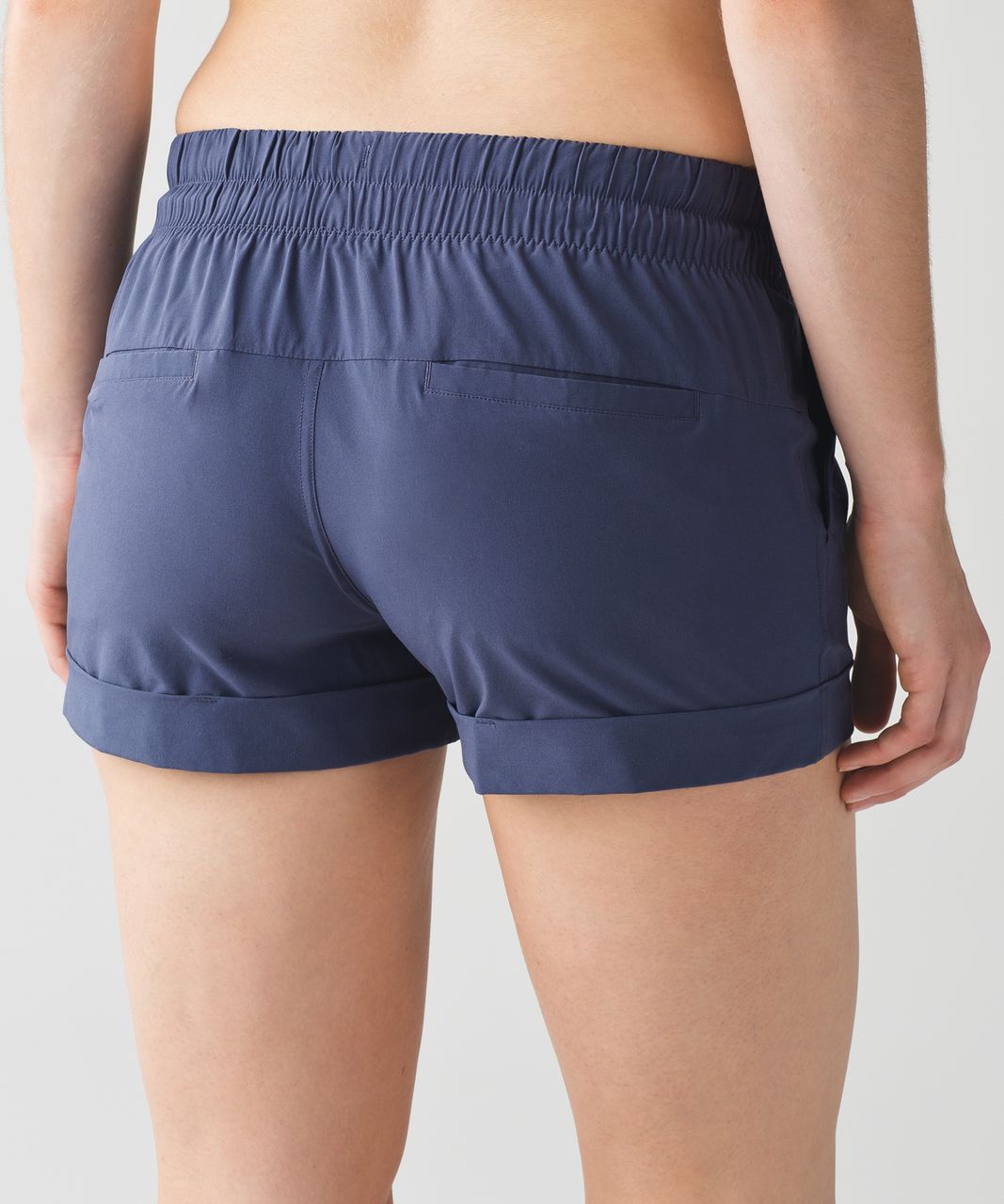 Lululemon Spring Break Away Short II - Greyvy