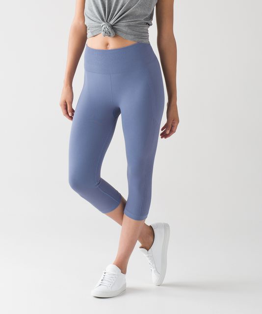 Lululemon Flow & Go Crop Women's Size 6 Small Hero Blue Seamless High Rise  Yoga