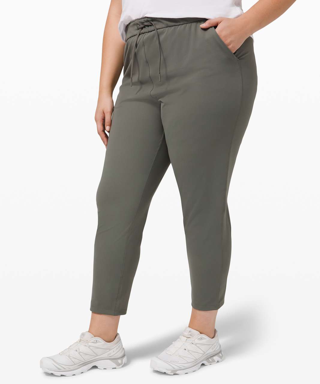 Lululemon Keep Moving Pant 7/8 High-Rise. Size 4 for Sale in Glendora, CA -  OfferUp