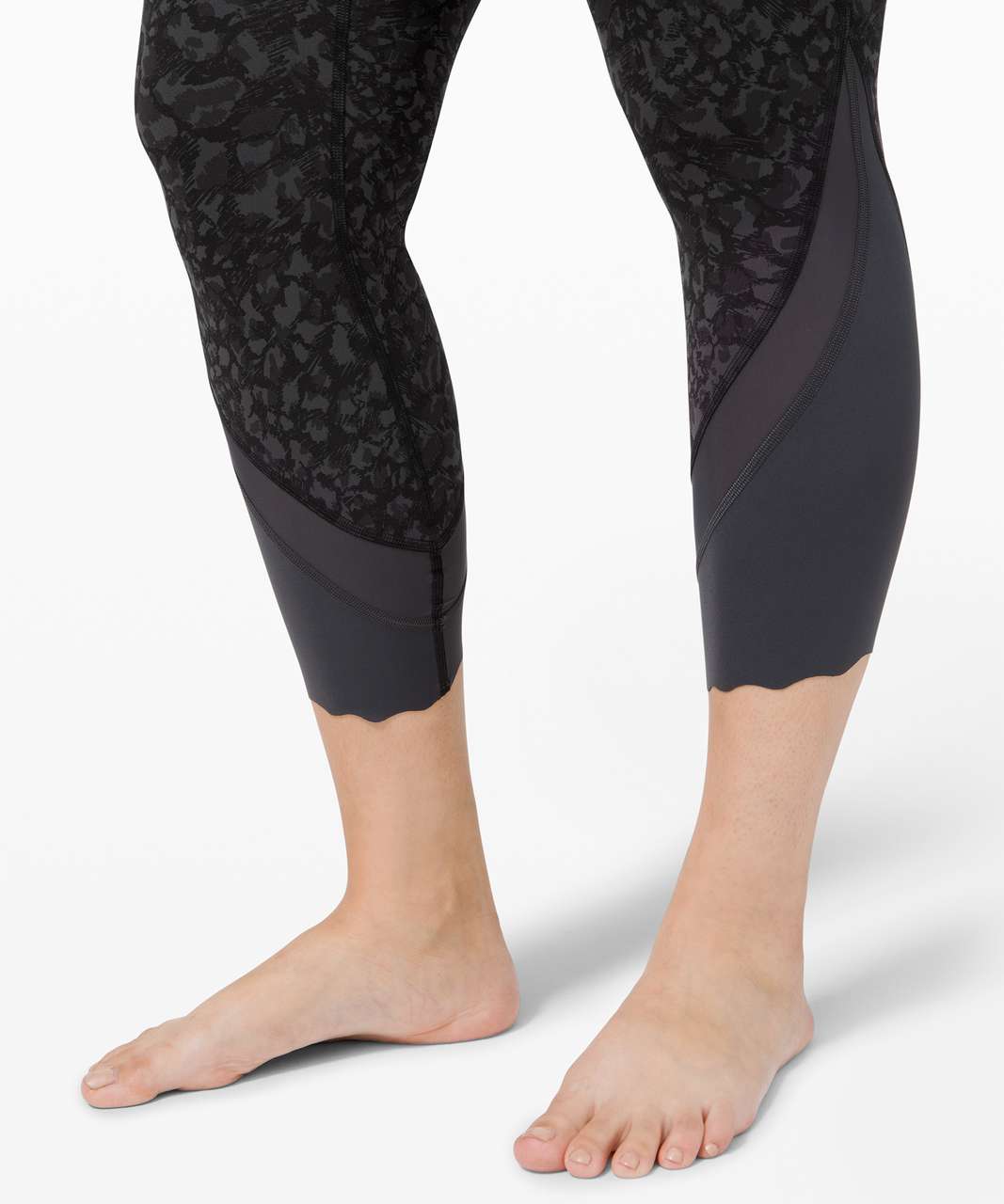 Lululemon Wunder Under High-Rise Crop 23" *Updated Scallop Full-On Luxtreme - Wild Thing Camo Deep Coal Multi