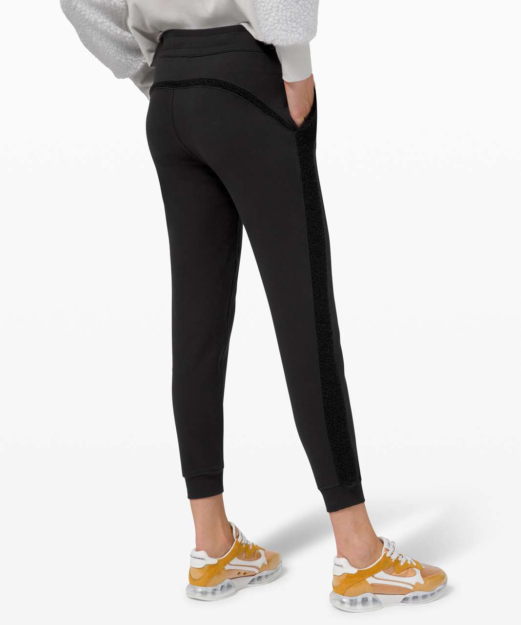 Lululemon Scuba Jogger *Sherpa Stripe - Black