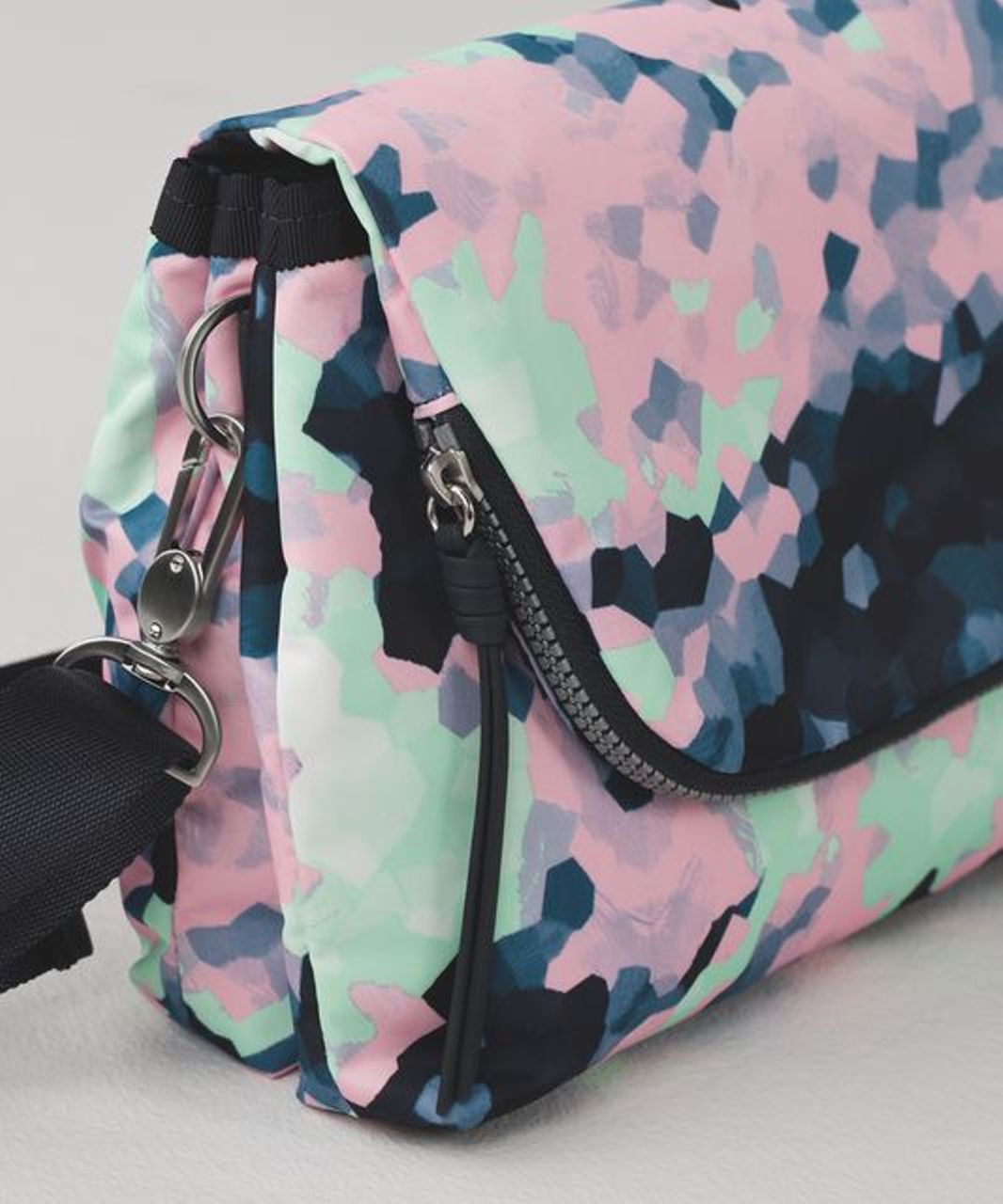 Lululemon Party Om Bag - Clouded Dreams Multi / Deep Coal