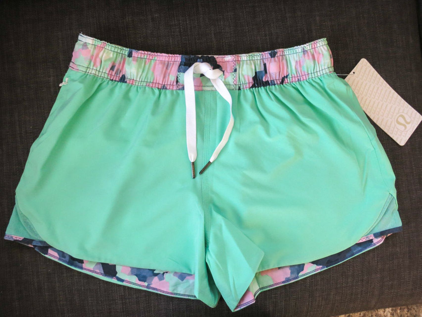 Lululemon Go The Distance Short *Reversible - Menthol / Clouded Dreams Multi