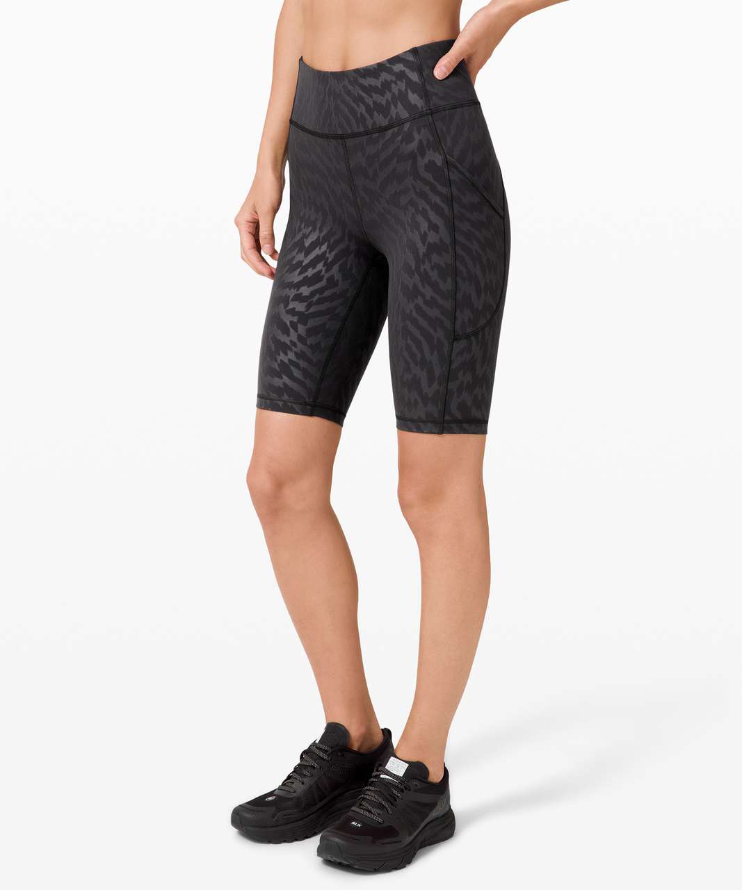 Lululemon Invigorate High-Rise Short 10" - Voltage Mini Emboss Black