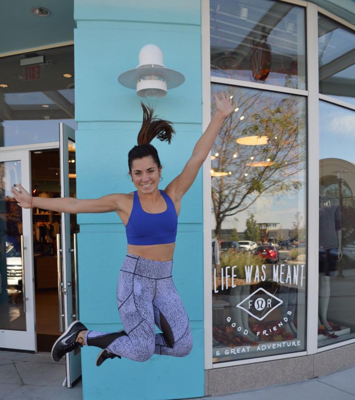 Lululemon Circuit Breaker Bra - Sapphire Blue