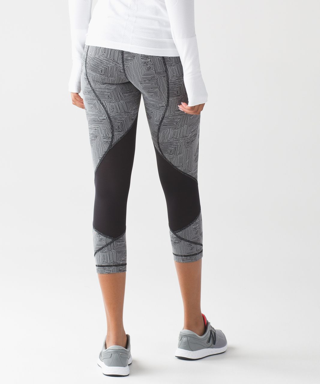 Lululemon Pace Rival Crop - Maze Jacquard White Black / Black