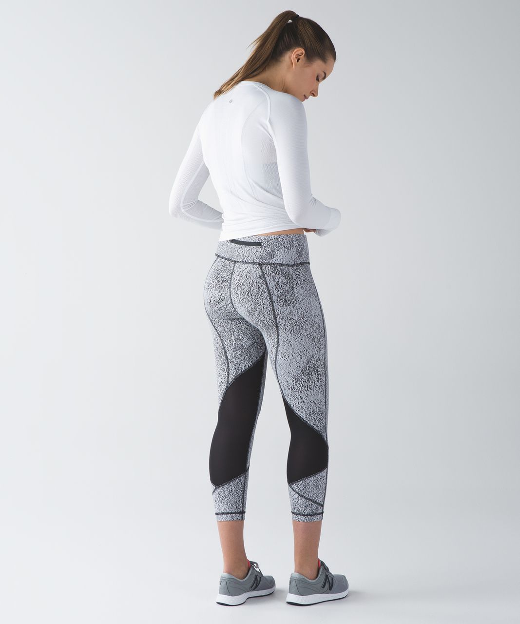 Lululemon Pace Rival Crop - Power Luxtreme Spray Jacquard White Black / Black