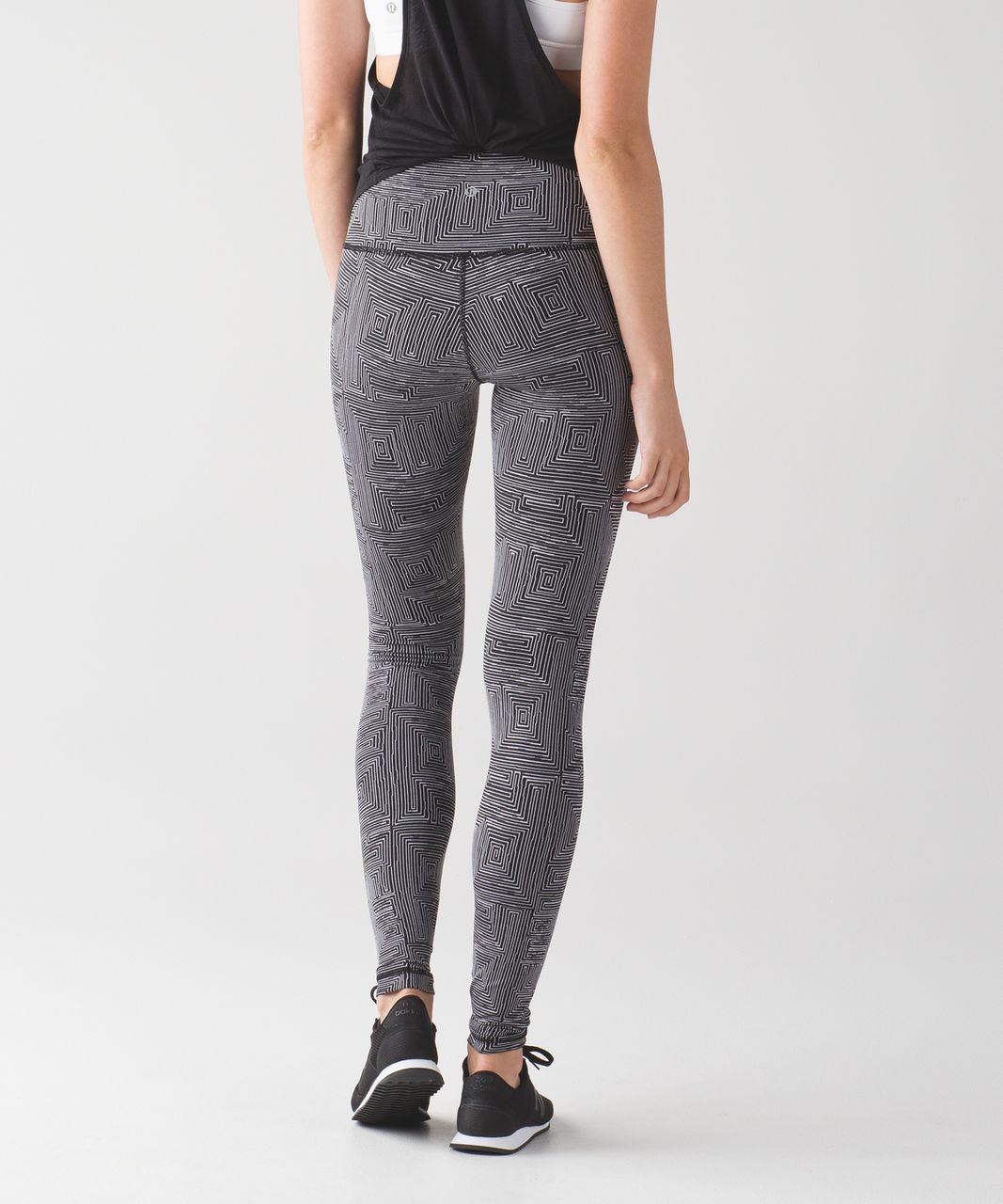 lululemon wunder under black and white